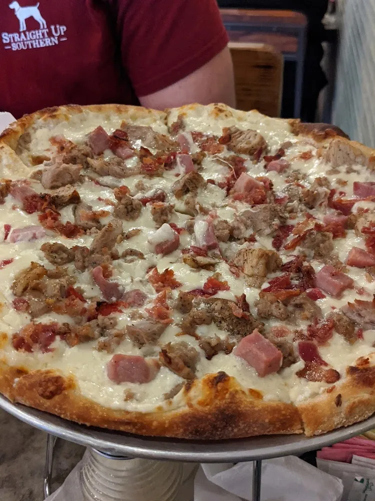 Notorious Pig with White Sauce
